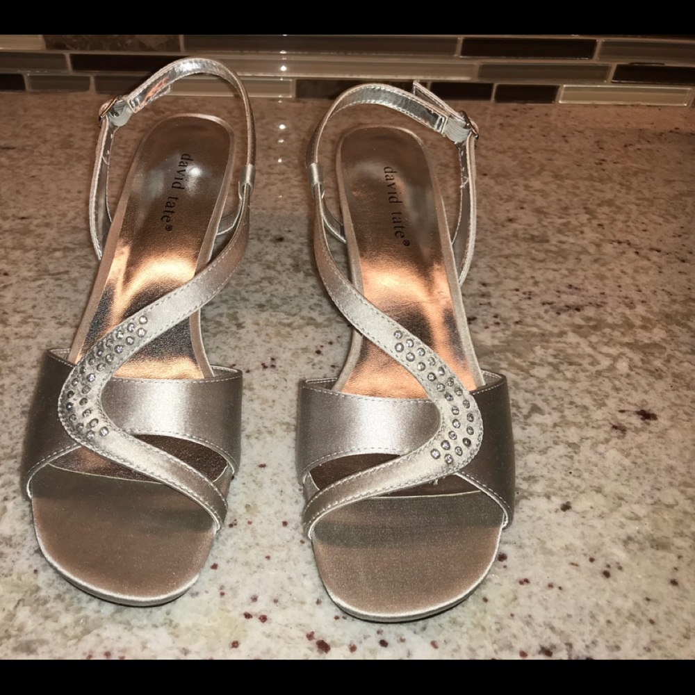 NWOT David Tate Silver Dress Sandals 8N